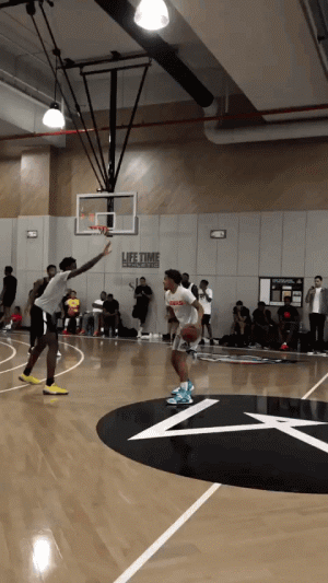 利物浦队内有高人 一石二鸟赶走萨拉赫斯洛特（利物浦藏高手，一箭双雕送走萨拉赫与斯洛特）