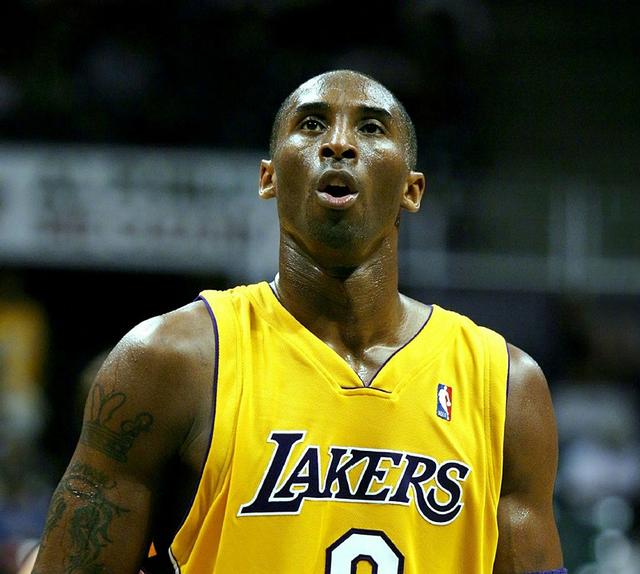 萨拉赫缺阵利物浦争议点球告负，球员称判罚牵强（萨拉赫缺阵之际利物浦折戟争议点球，球员直指判罚牵强）