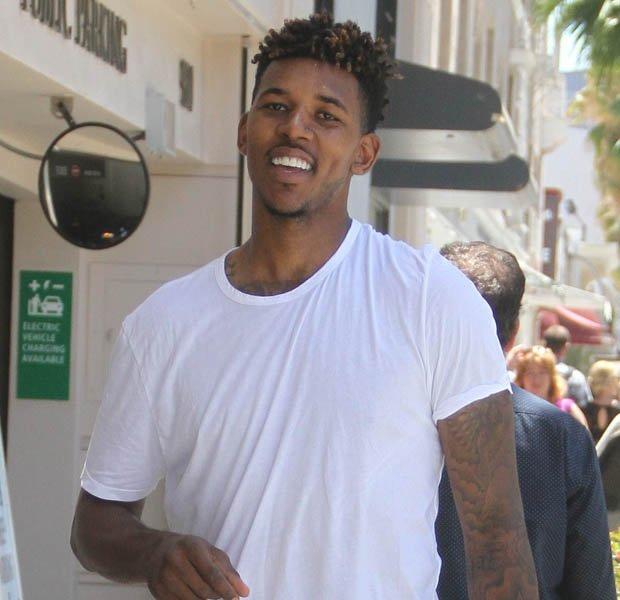 莱万传记：巴萨曾要求停止进球，不然需付给拜仁250万奖金（传记披露：巴萨曾劝莱万暂缓进球，否则将向拜仁支付250万奖金）