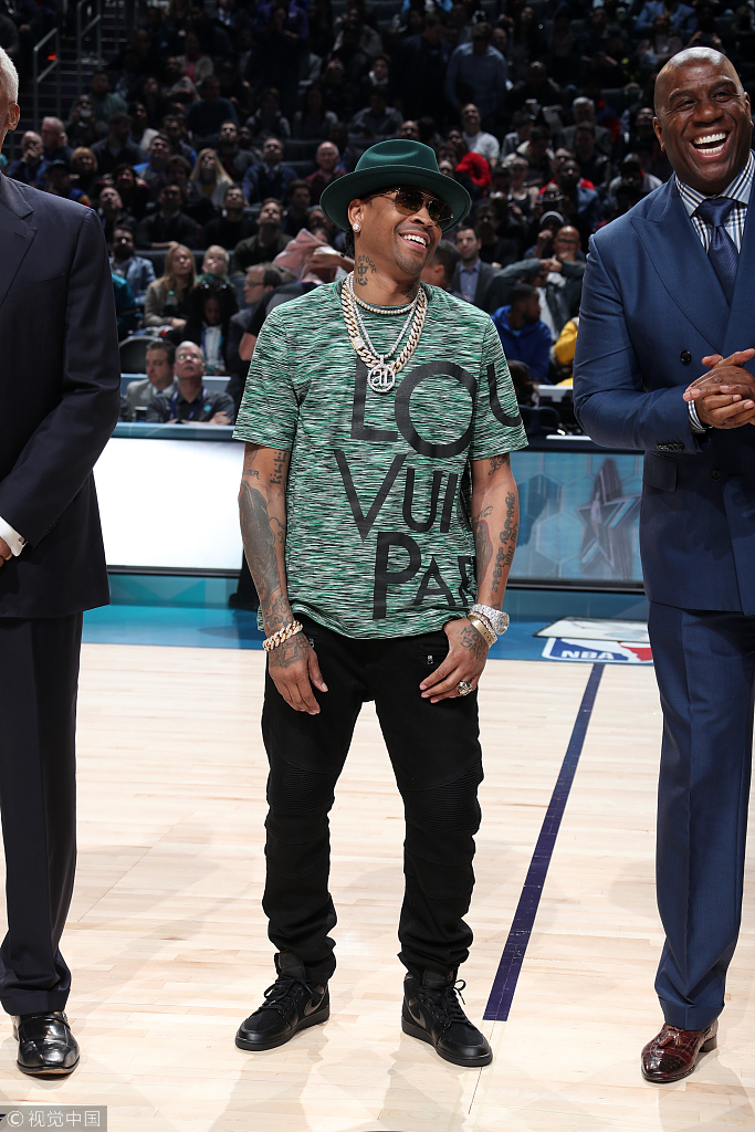 开场16分钟35秒，巴萨遭遇欧冠单场比赛最快的两个丢球（16分35秒内连丢两球，巴萨创欧冠单场最快丢球纪录）